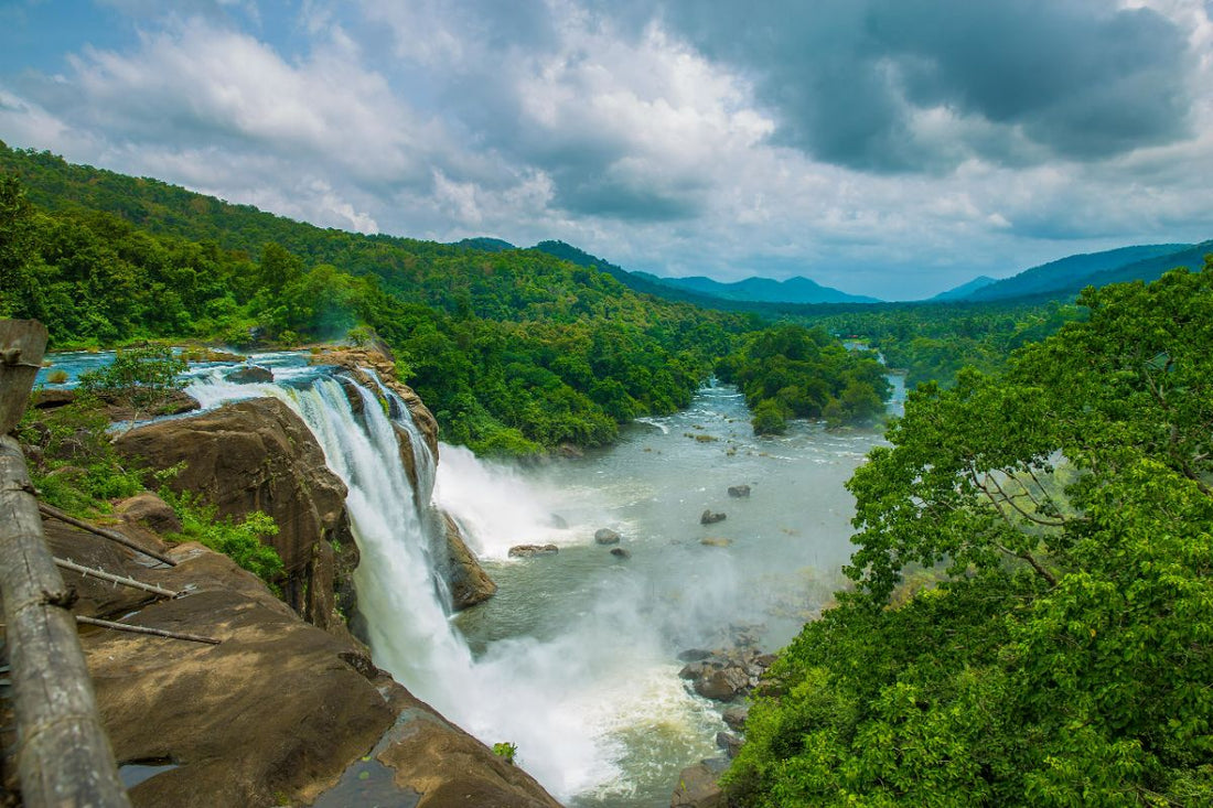 Kerala Monsoon Magic: Best Places, Foods & Experiences in 2025